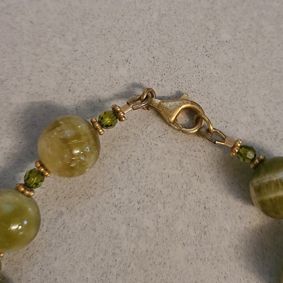Jade Colored Glass Beaded Bracelet - Picture 7 of 9